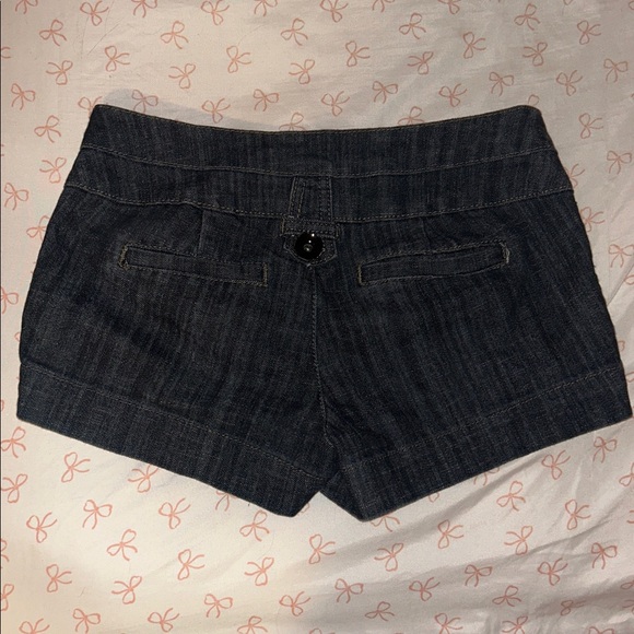 Kismet Dark Low-Rise Denim Shorts with Paisley Inner Waistband - Picture 2 of 5